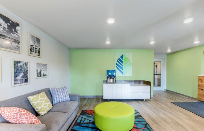 woodspring-addison-lobby