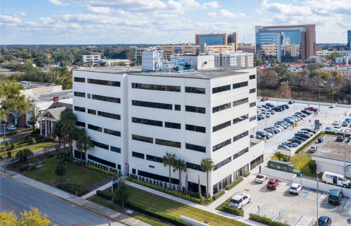 Holladay manages this six-story, 80,300 square foot Class B medical office building, a sister facility to Orlando Regional Medical Center, for HCP, providing marketing and leasing services in addition to facilities and maintenance management.